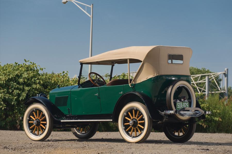  Hupmobile Model R 5-Passenger Touring 1922 года  (фото 2 из 2)